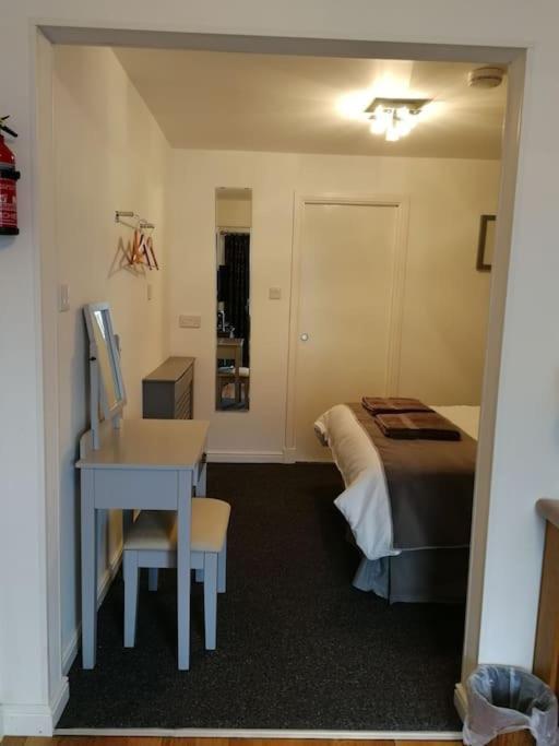Avalon Studio. Comfy Well Equipped Cosy Studio. 阿维莫尔 外观 照片